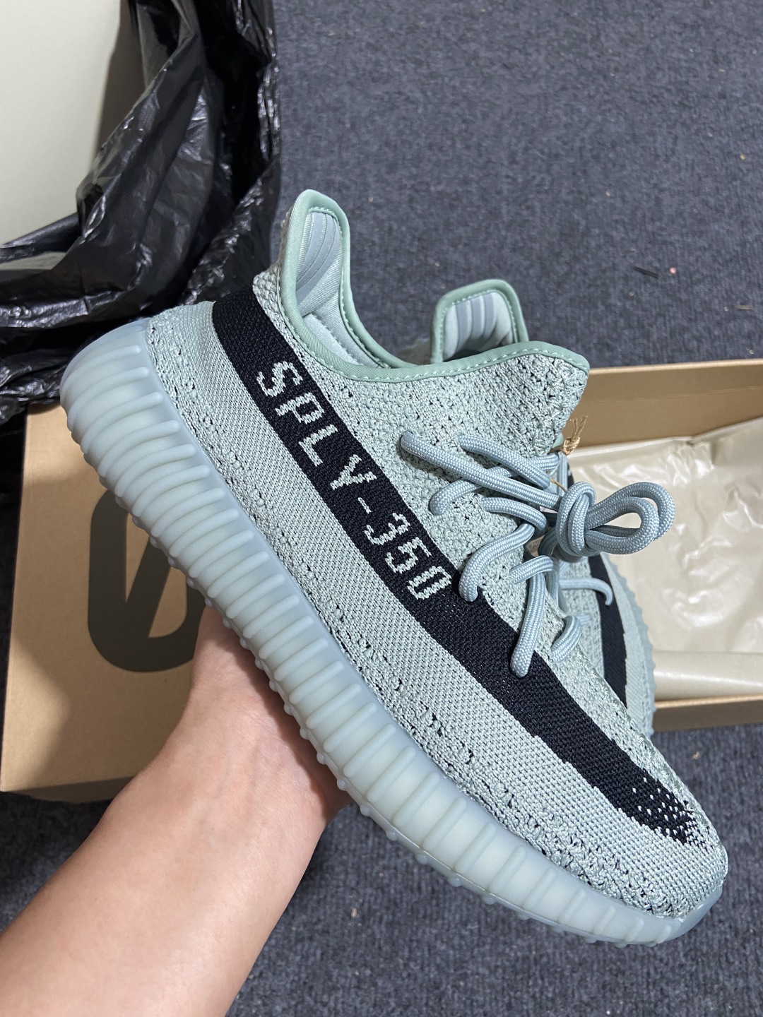 Yeezy翠玉灰 尺码36-48

纯原版出品- Yeezy 350 V2 Jade Ash 翠玉灰 H