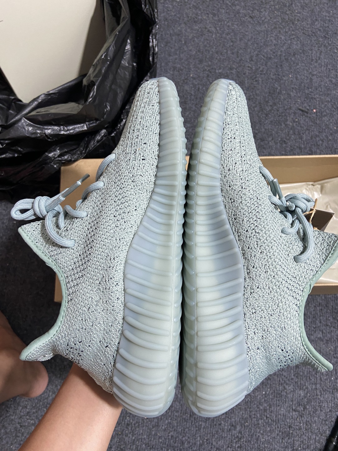 Yeezy翠玉灰 尺码36-48

纯原版出品- Yeezy 350 V2 Jade Ash 翠玉灰 H