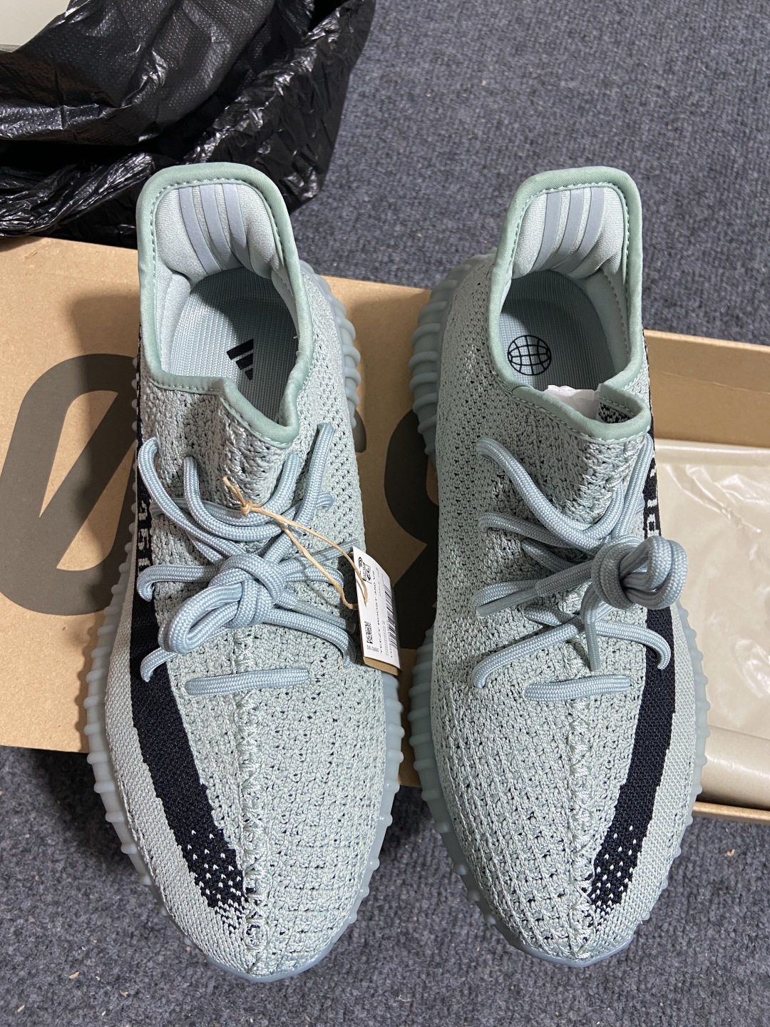 Yeezy翠玉灰 尺码36-48

纯原版出品- Yeezy 350 V2 Jade Ash 翠玉灰 H