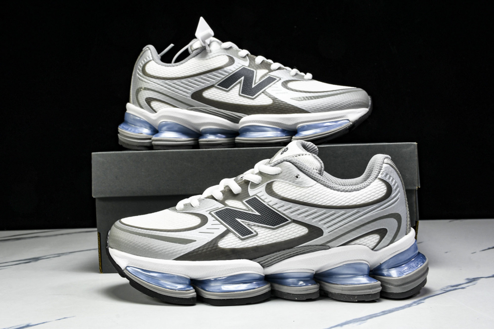 NB2000 尺码36-46.5

纯原版出品-New Balance 2000系列复古老爹风休闲运动慢