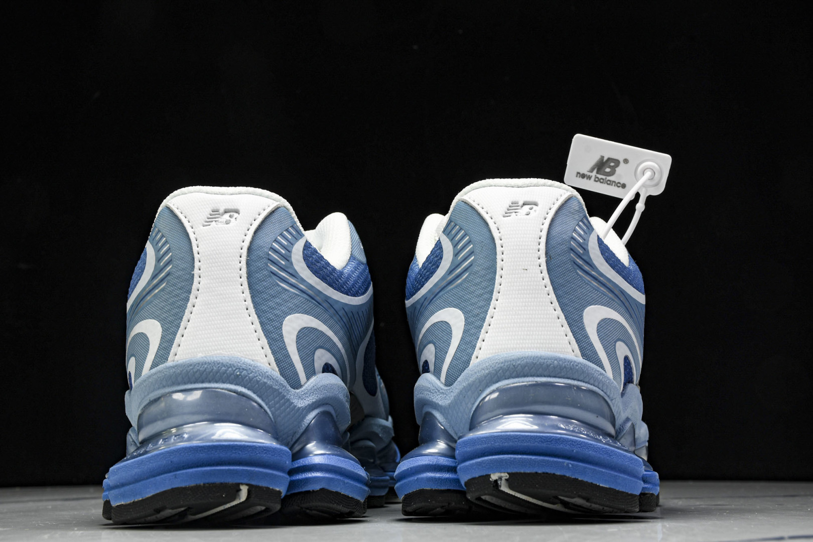 NB2000 尺码36-46.5

纯原版出品-New Balance 2000系列复古老爹风休闲运动慢