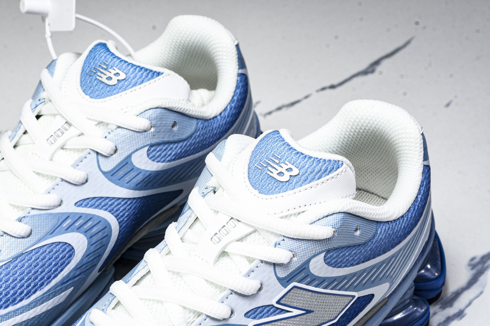 NB2000 尺码36-46.5

纯原版出品-New Balance 2000系列复古老爹风休闲运动慢