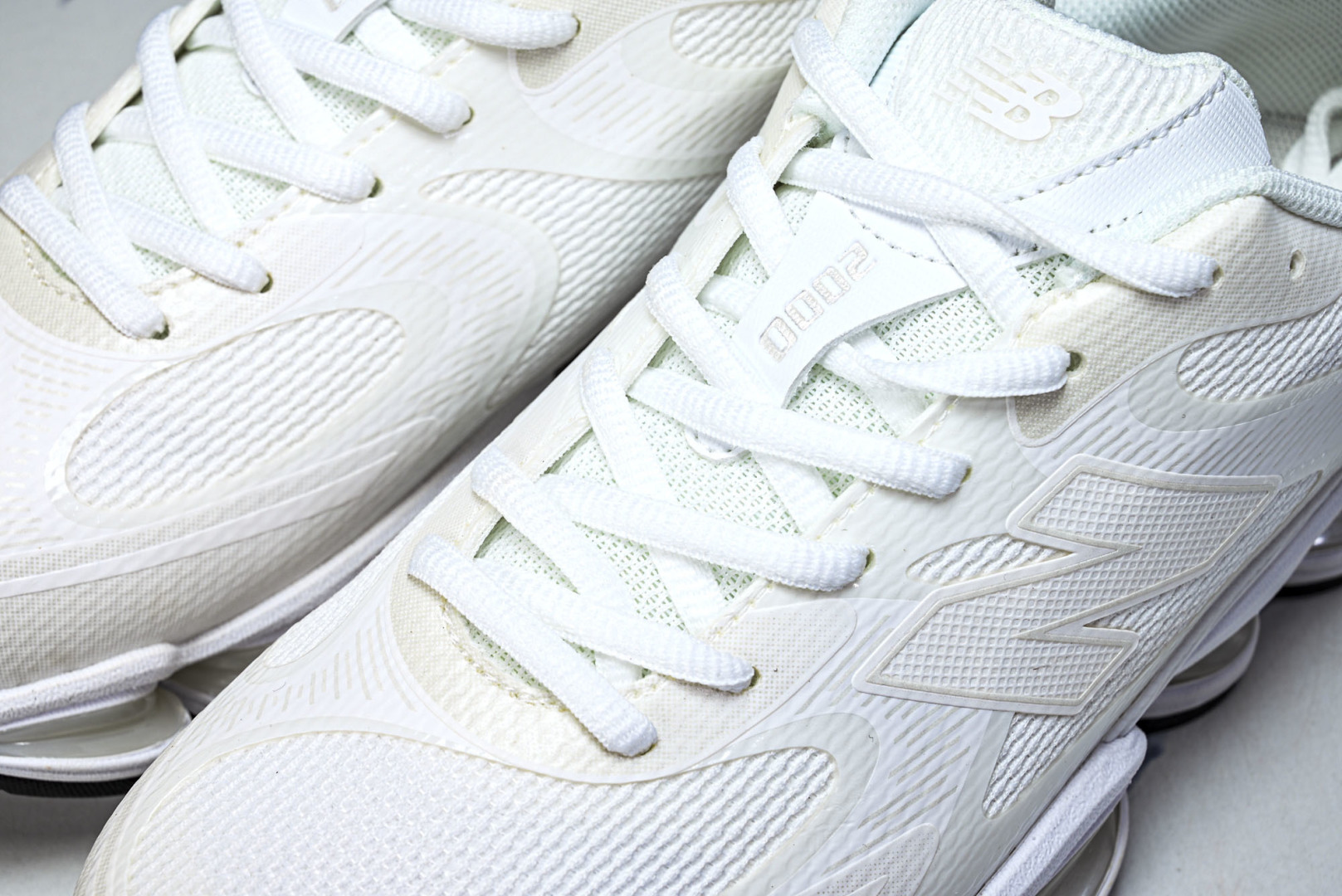 NB2000 尺码36-46.5

纯原版出品-New Balance 新百伦 M2000系列  时尚百