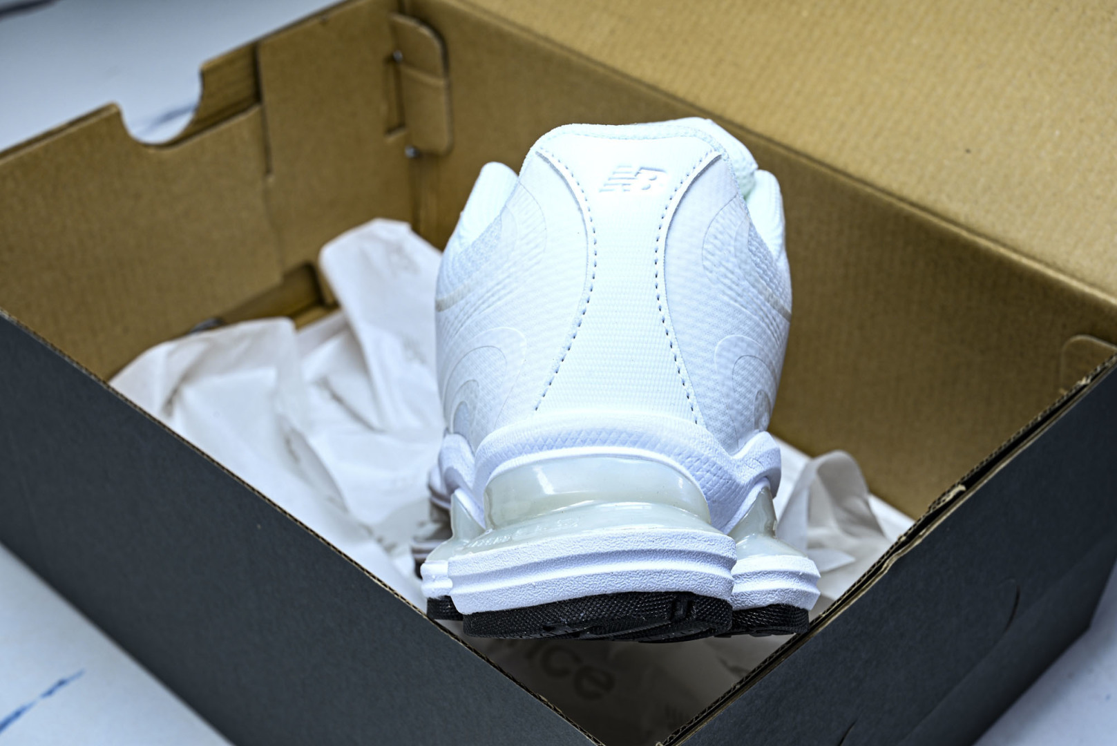 NB2000 尺码36-46.5

纯原版出品-New Balance 新百伦 M2000系列  时尚百