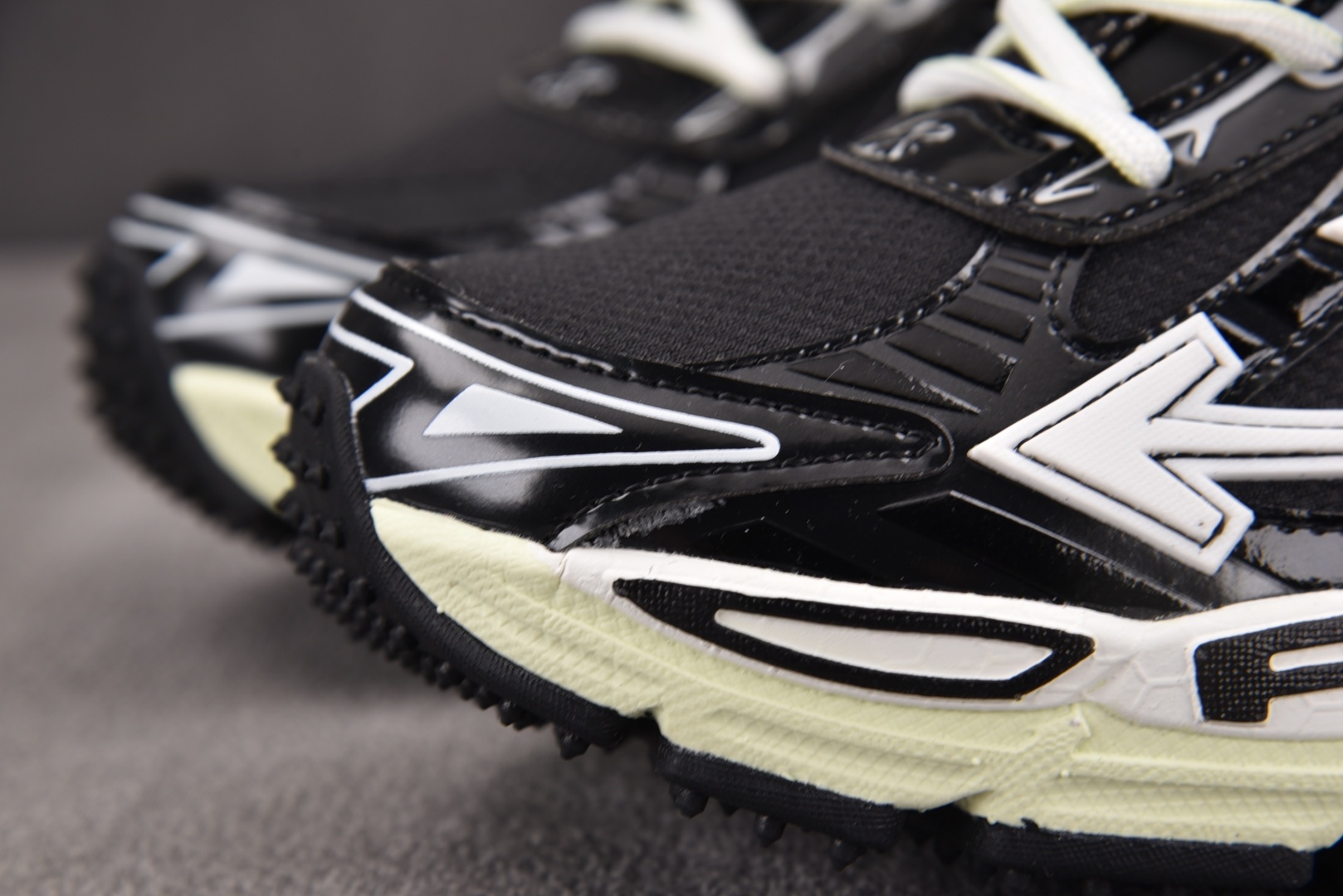 OFF 尺码36-47纯原版出品-OFF-WHITE Be Right Back 黑白 YZ002尺码3
