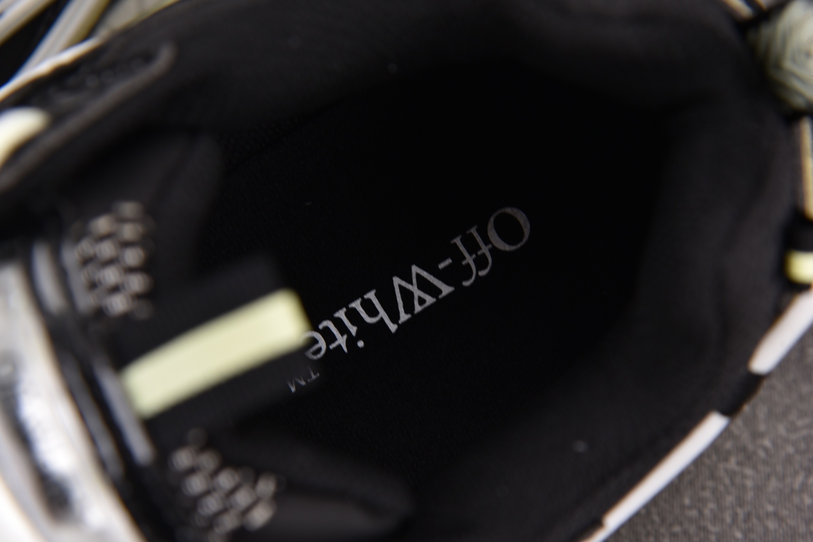 OFF 尺码36-47纯原版出品-OFF-WHITE Be Right Back 黑白 YZ002尺码3