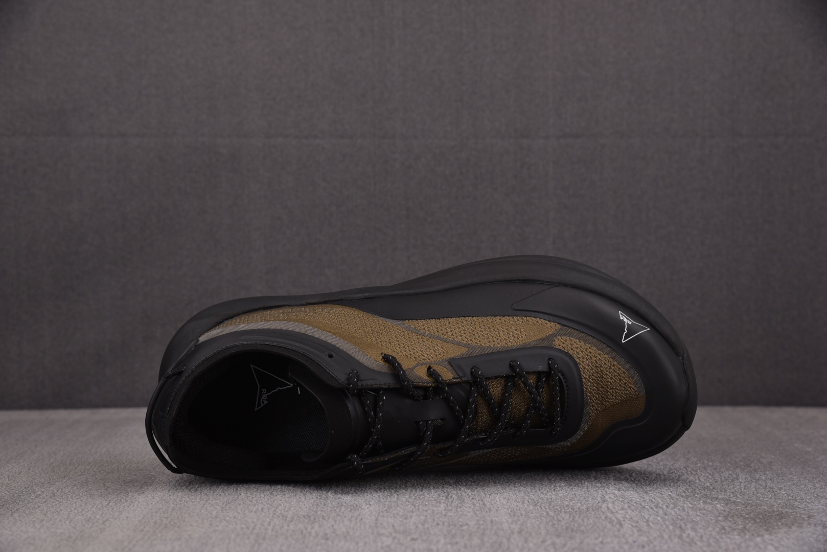 Roa 户外登山鞋 尺码:39-45纯原-Roa Hiking户外登山鞋 尼龙面黑棕色 ROA 黑棕尺码