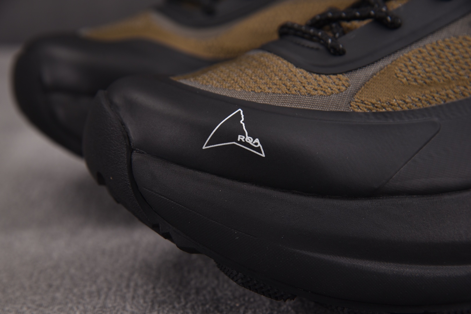 Roa 户外登山鞋 尺码:39-45纯原-Roa Hiking户外登山鞋 尼龙面黑棕色 ROA 黑棕尺码