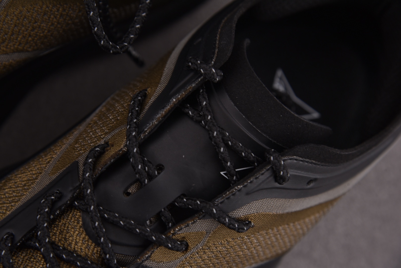Roa 户外登山鞋 尺码:39-45纯原-Roa Hiking户外登山鞋 尼龙面黑棕色 ROA 黑棕尺码