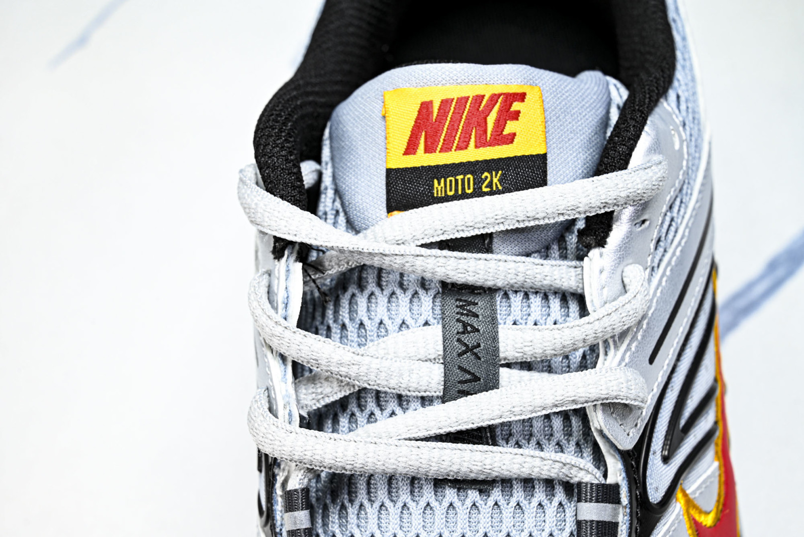 NK Air Max Moto 2K 耐克新款复古气垫跑步鞋 HQ2056 尺寸 36 36.5 37.