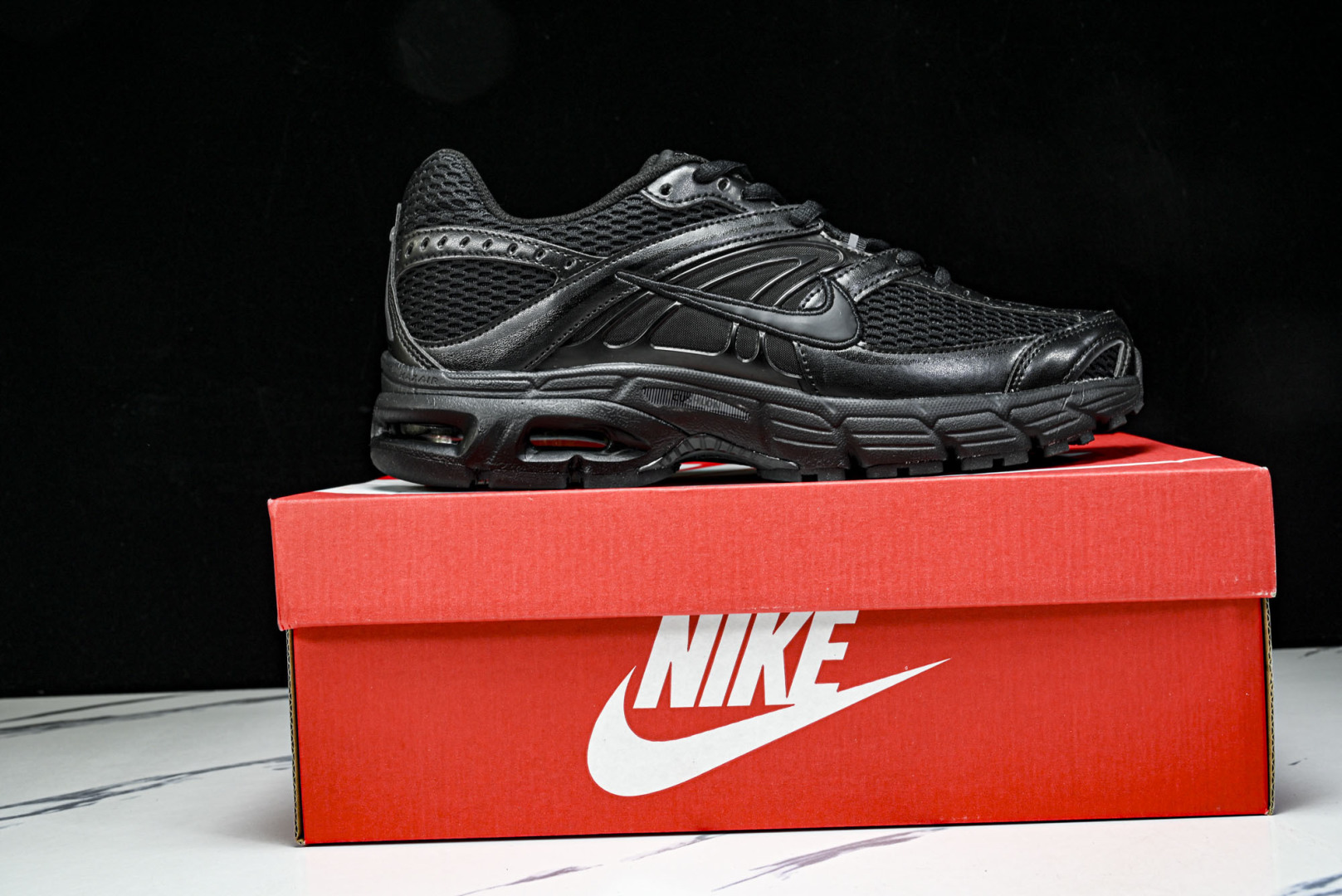 NK Air Max Moto 2K 耐克新款复古气垫跑步鞋 HQ2056-001 尺寸 36 36.5