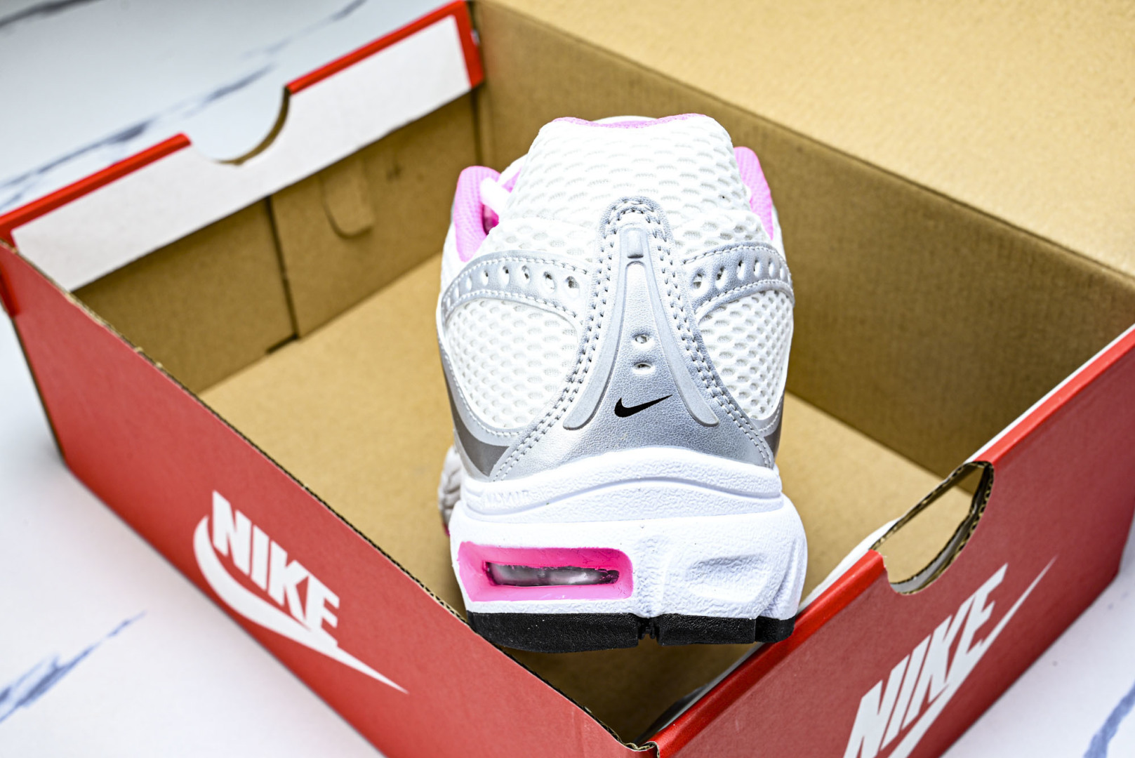 NK Air Max Moto 2K 耐克新款复古气垫跑步鞋 HQ2056-101 尺寸 36 36.5