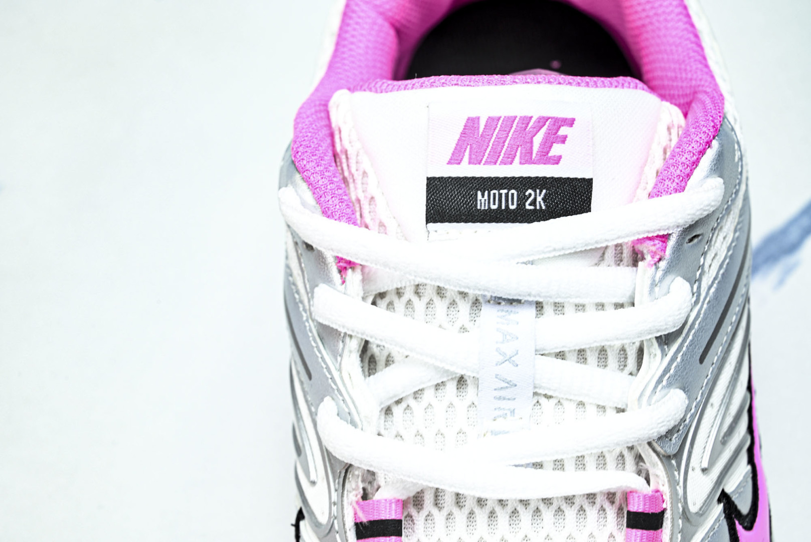 NK Air Max Moto 2K 耐克新款复古气垫跑步鞋 HQ2056-101 尺寸 36 36.5
