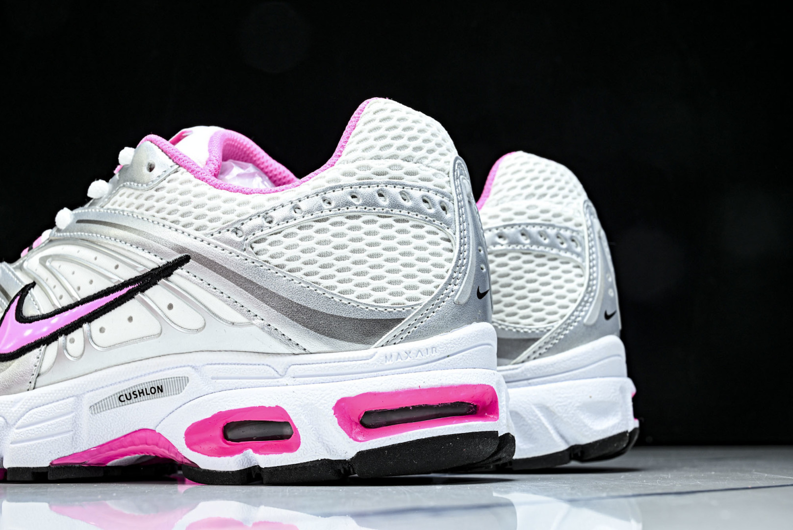 NK Air Max Moto 2K 耐克新款复古气垫跑步鞋 HQ2056-101 尺寸 36 36.5