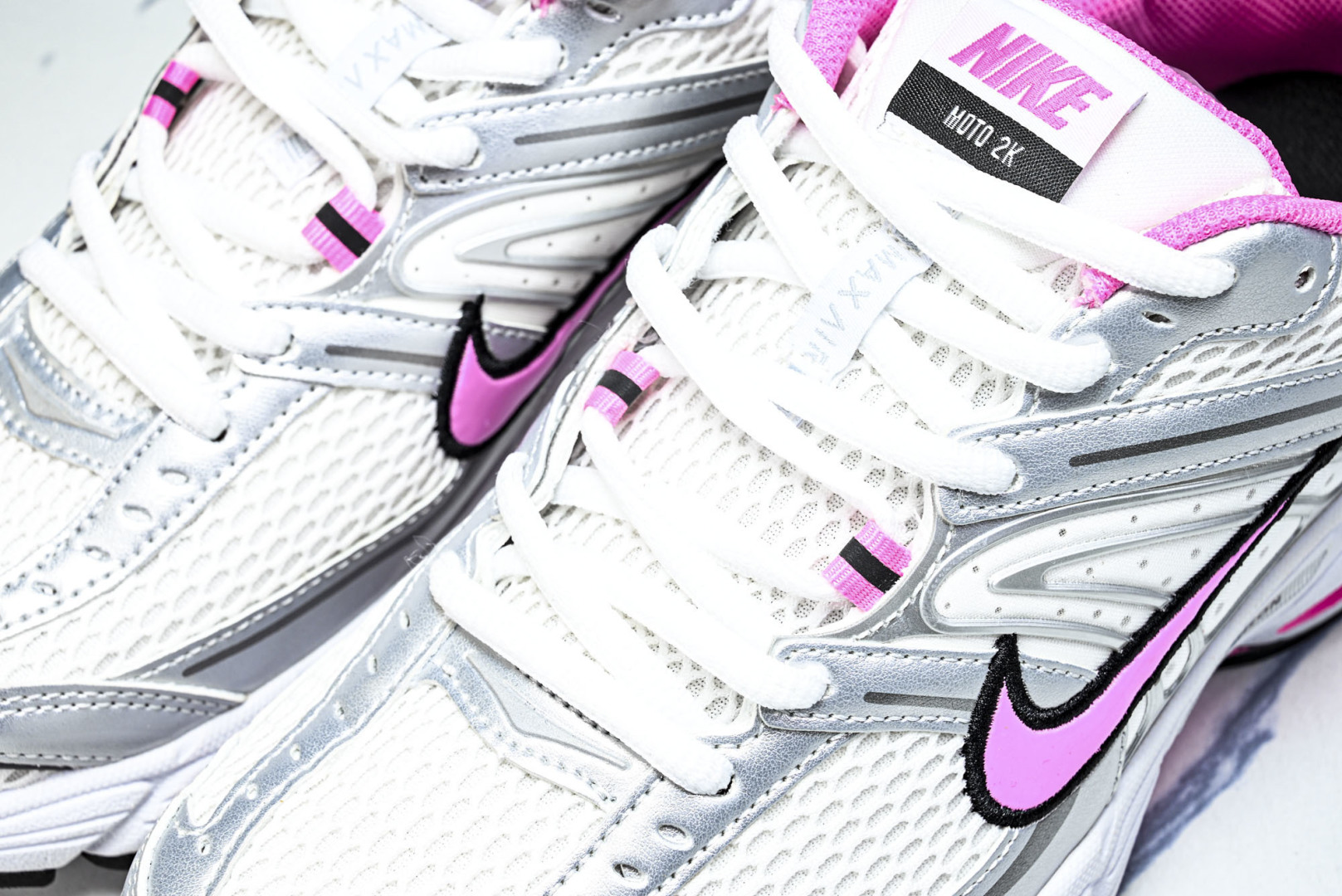 NK Air Max Moto 2K 耐克新款复古气垫跑步鞋 HQ2056-101 尺寸 36 36.5