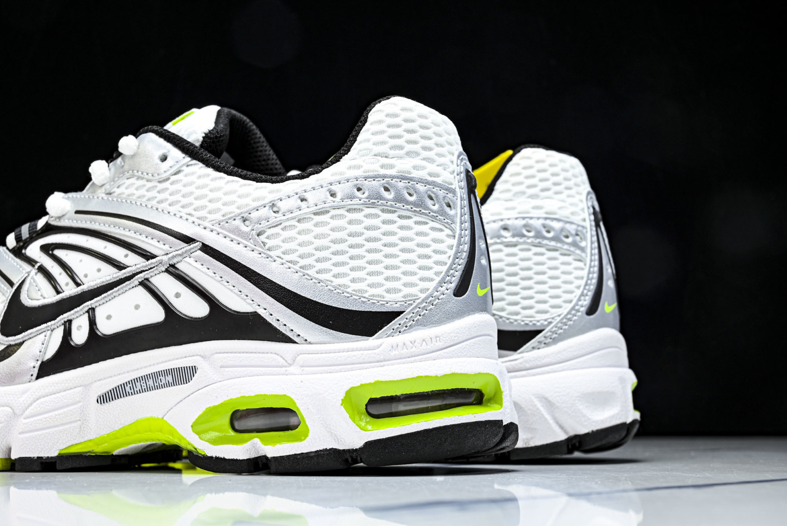 NK Air Max Moto 2K 耐克新款复古气垫跑步鞋 HQ2056_CM_5 尺寸 36 36.