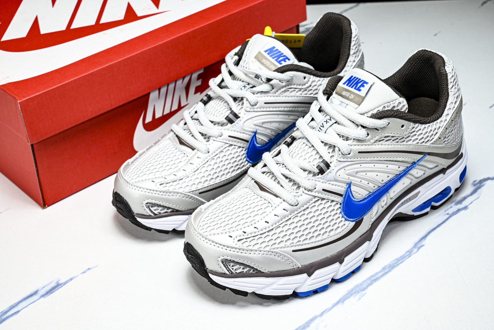 NK Air Max Moto 2K 耐克新款复古气垫跑步鞋 HQ2056_CM_尺寸 36 36.5 