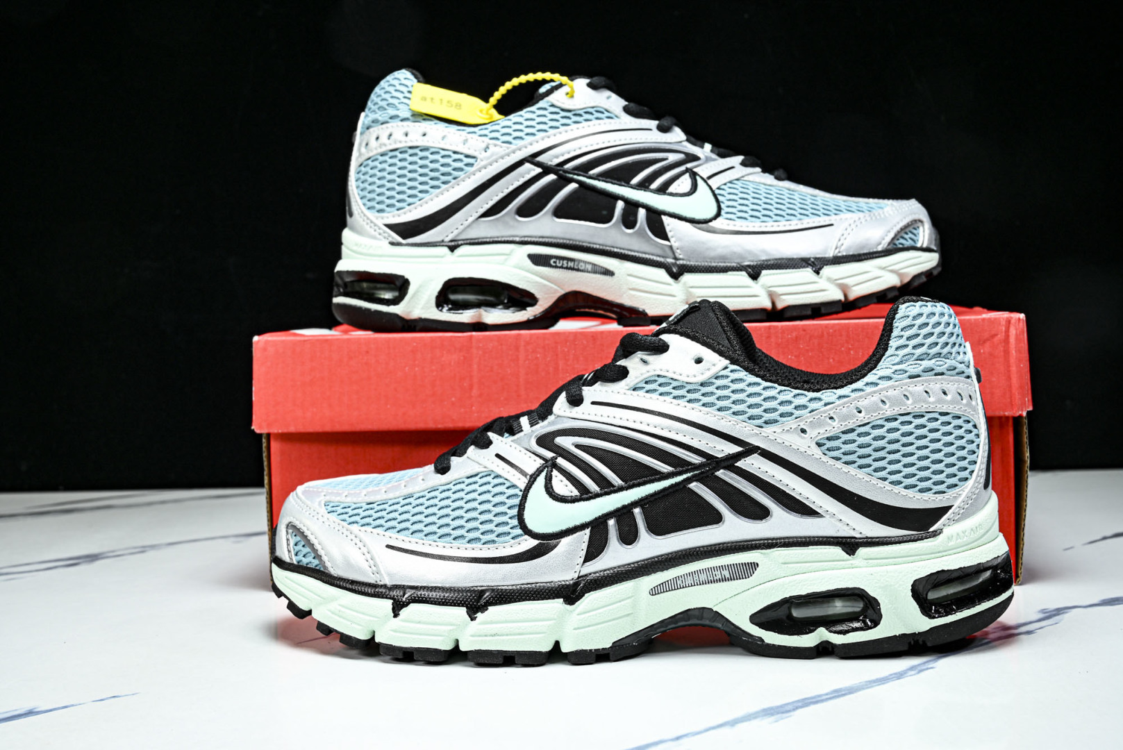 NK Air Max Moto 2K 耐克新款复古气垫跑步鞋 HQ2056-006 尺寸 36 36.5