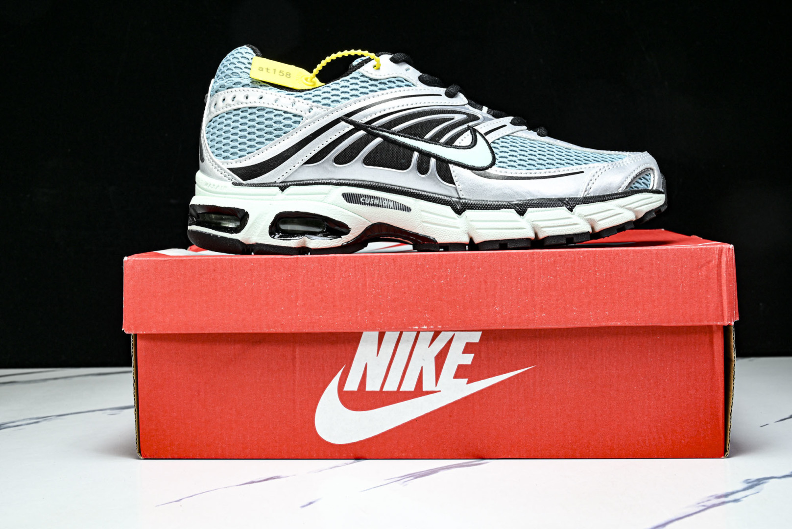 NK Air Max Moto 2K 耐克新款复古气垫跑步鞋 HQ2056-006 尺寸 36 36.5