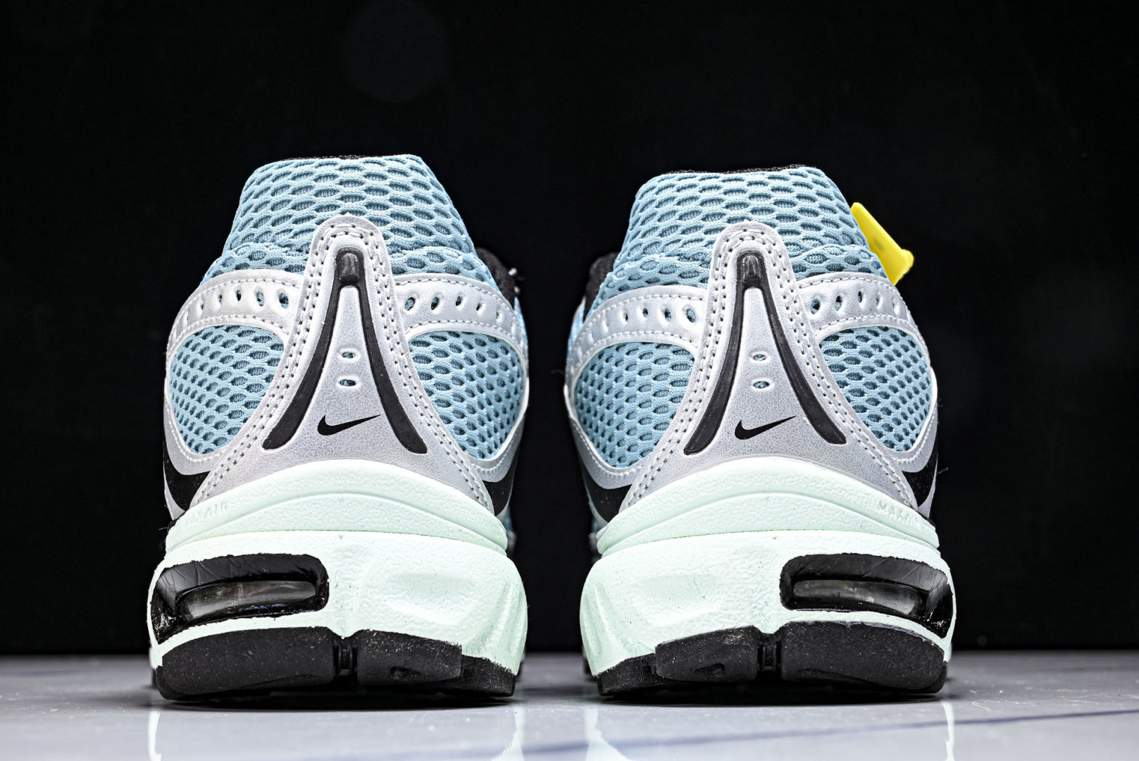 NK Air Max Moto 2K 耐克新款复古气垫跑步鞋 HQ2056-006 尺寸 36 36.5