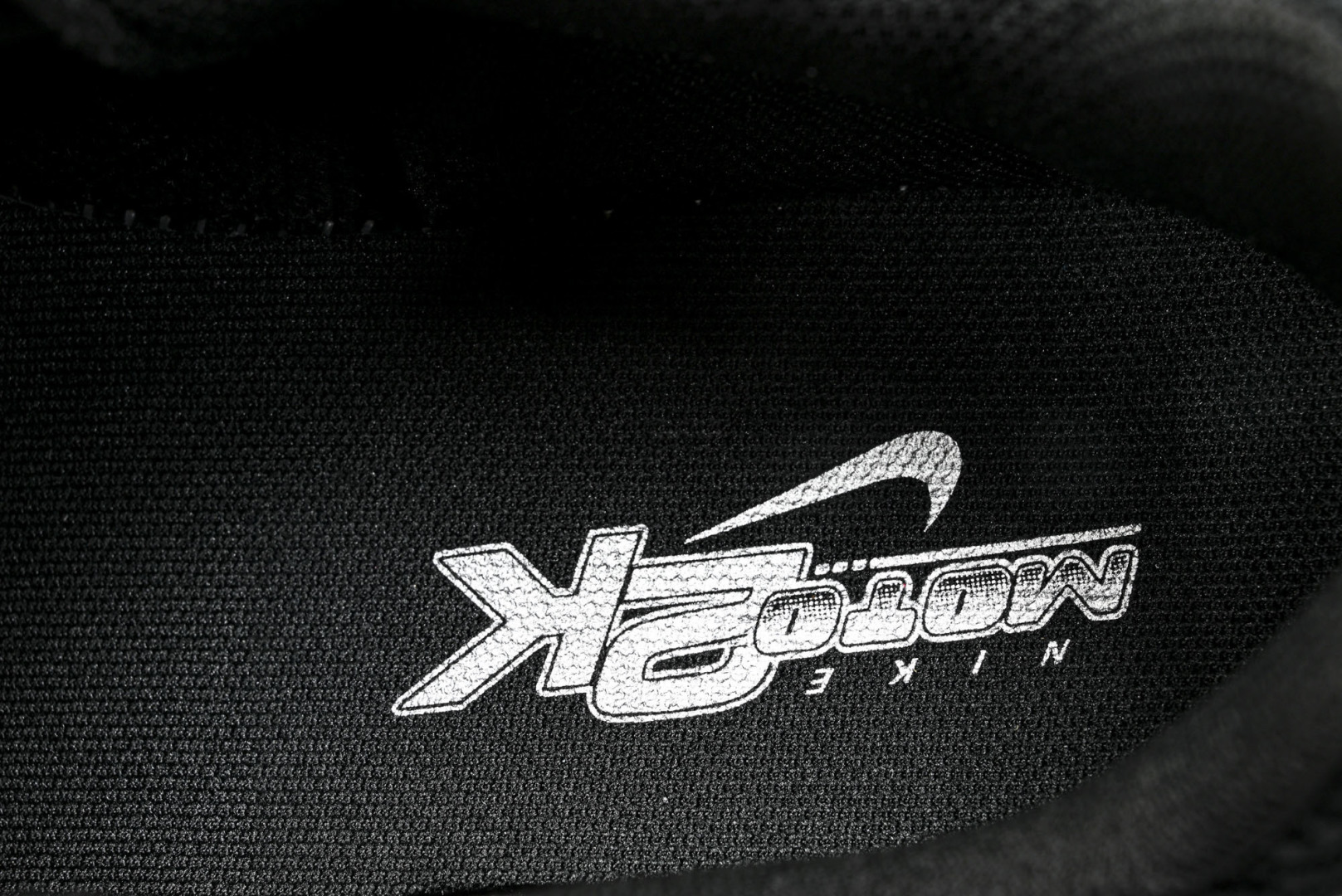 NK Air Max Moto 2K 耐克新款复古气垫跑步鞋 HQ2056-007 尺寸 36 36.5