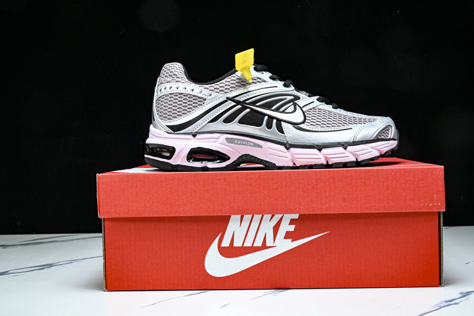 NK Air Max Moto 2K 耐克新款复古气垫跑步鞋 HQ2056-200 尺寸 36 36.5