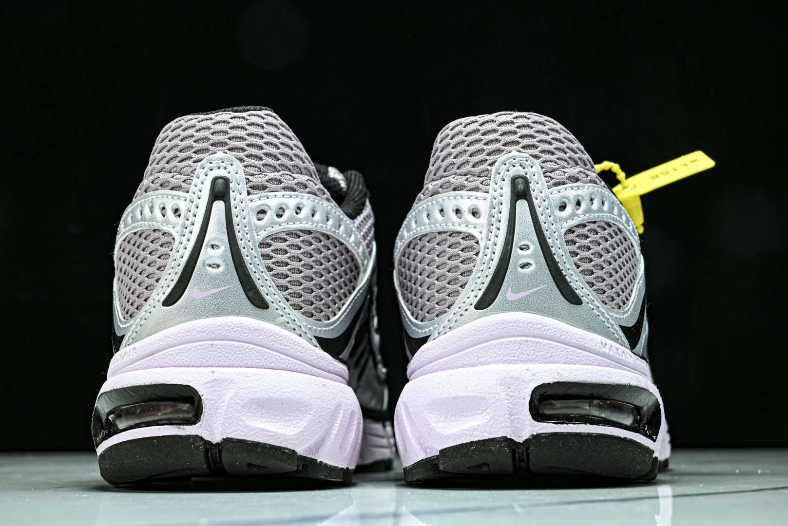 NK Air Max Moto 2K 耐克新款复古气垫跑步鞋 HQ2056-200 尺寸 36 36.5