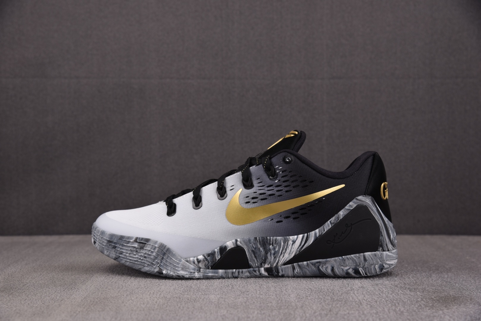 科比9 尺码:40-48.5纯原出品-Kobe 9 EM Low Protro Mambacita 黑白