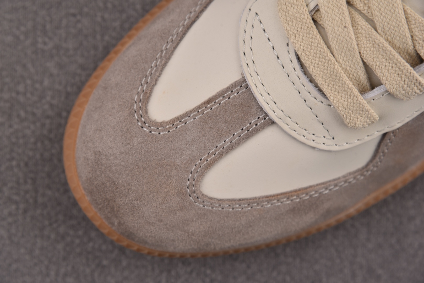 马吉拉 尺码:35-45纯原出品-Maison Margiela 梅森·马吉拉德训鞋 白黑棕 YZ022