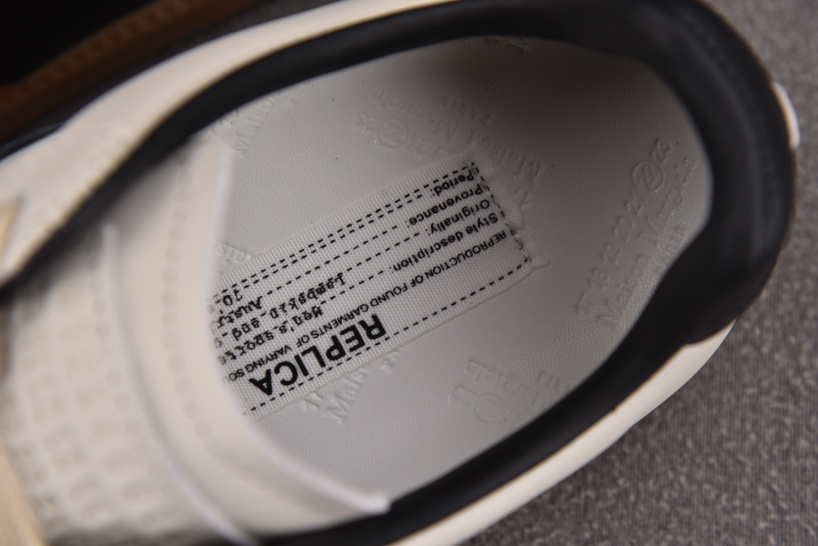 马吉拉 尺码:35-45纯原出品-Maison Margiela 梅森·马吉拉德训鞋 白黑棕 YZ022
