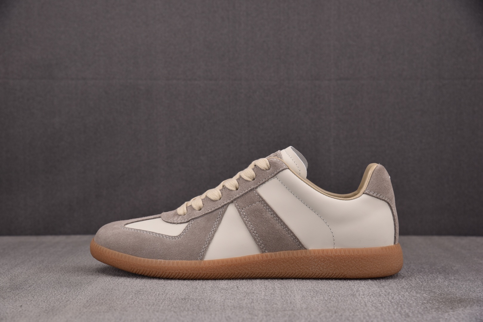 马吉拉 尺码:35-45纯原出品-Maison Margiela 梅森·马吉拉德训鞋 白棕 YZ022尺