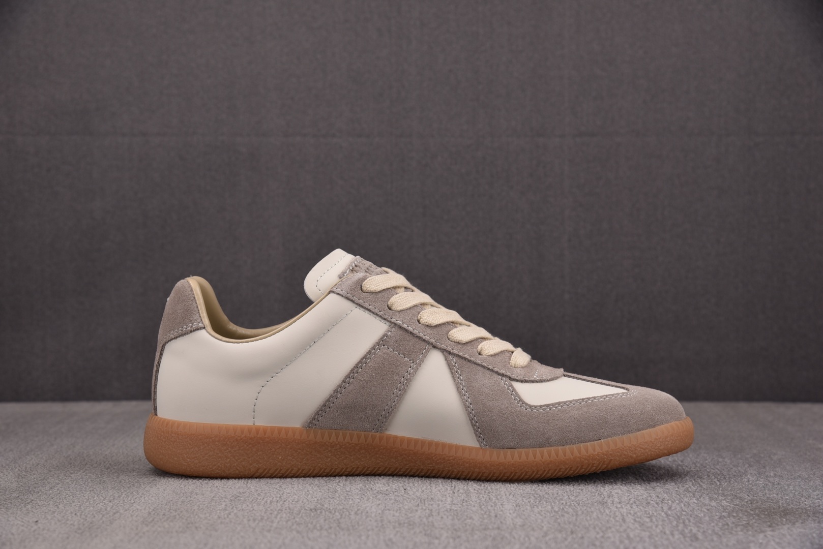 马吉拉 尺码:35-45纯原出品-Maison Margiela 梅森·马吉拉德训鞋 白棕 YZ022尺