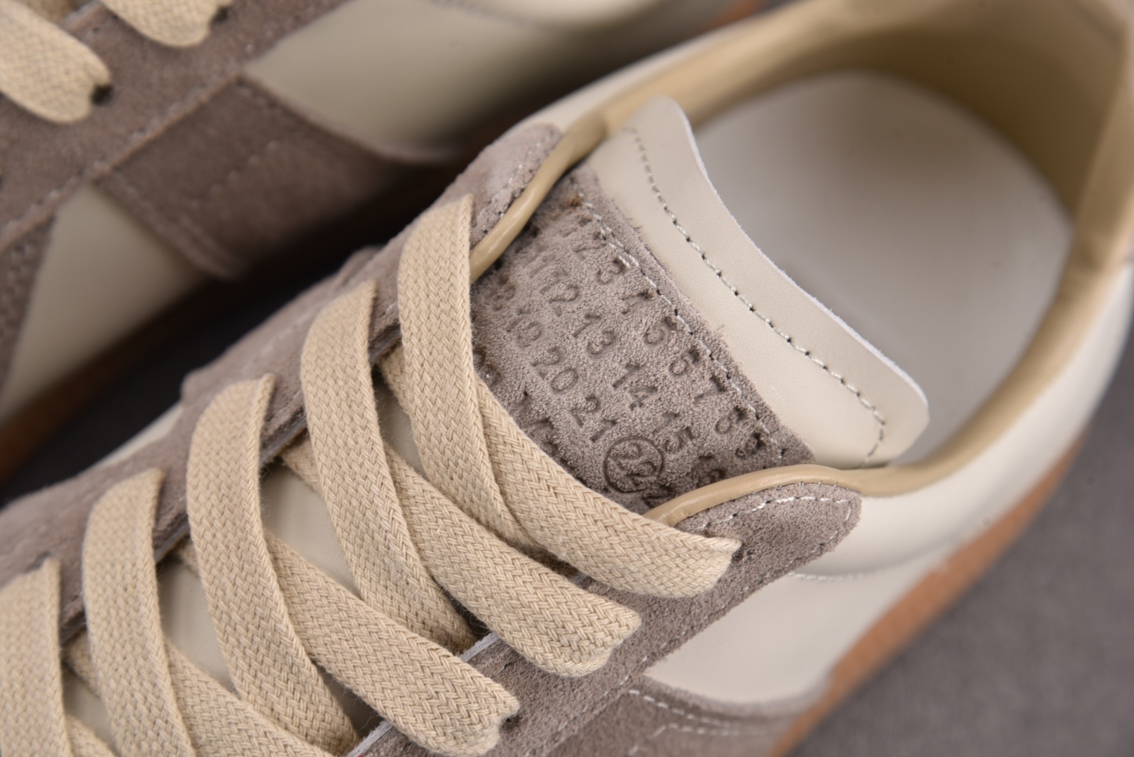 马吉拉 尺码:35-45纯原出品-Maison Margiela 梅森·马吉拉德训鞋 白棕 YZ022尺