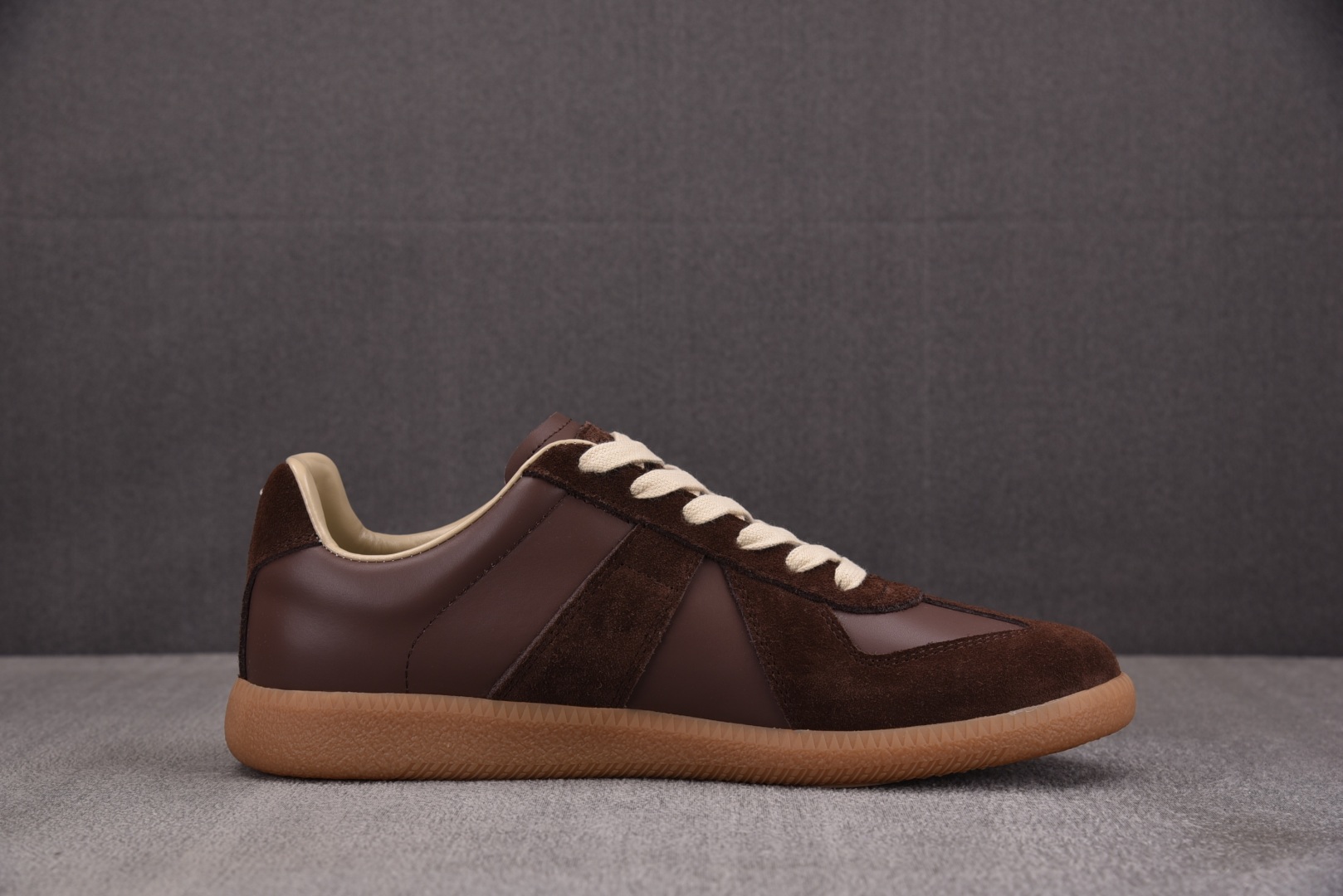 马吉拉 尺码:35-45纯原出品-Maison Margiela 梅森·马吉拉德训鞋 咖啡色 YZ022