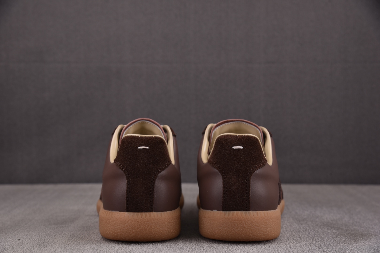 马吉拉 尺码:35-45纯原出品-Maison Margiela 梅森·马吉拉德训鞋 咖啡色 YZ022