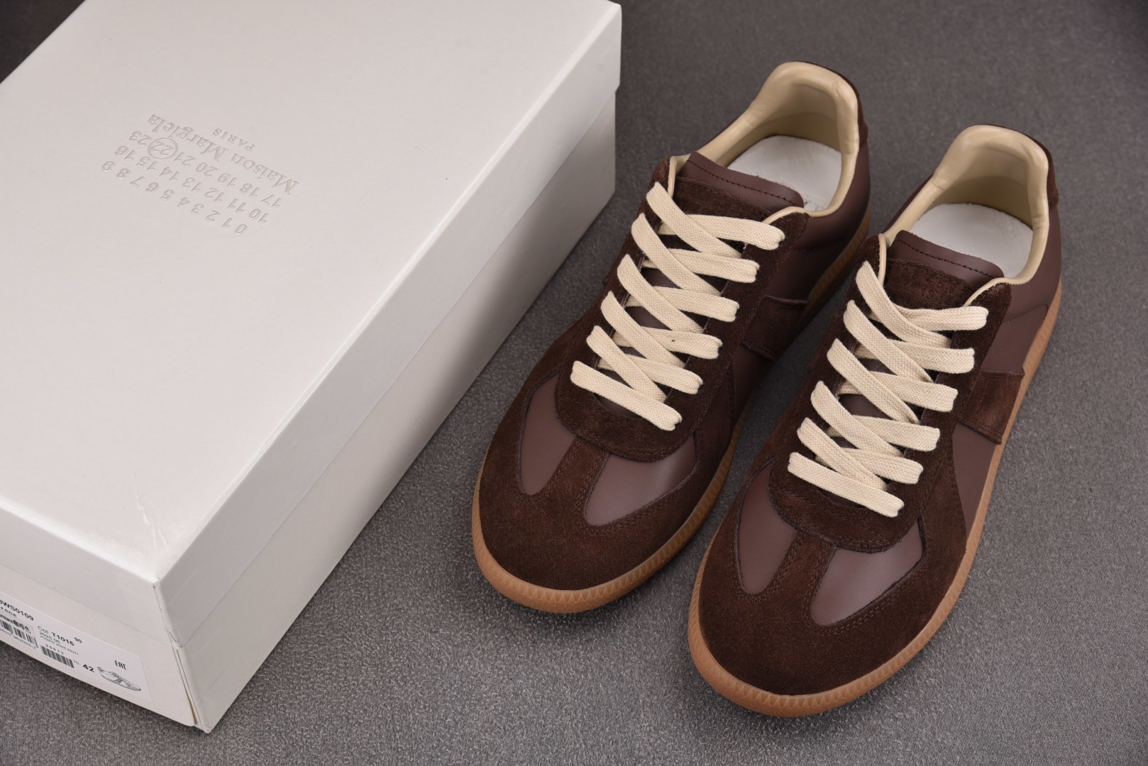 马吉拉 尺码:35-45纯原出品-Maison Margiela 梅森·马吉拉德训鞋 咖啡色 YZ022