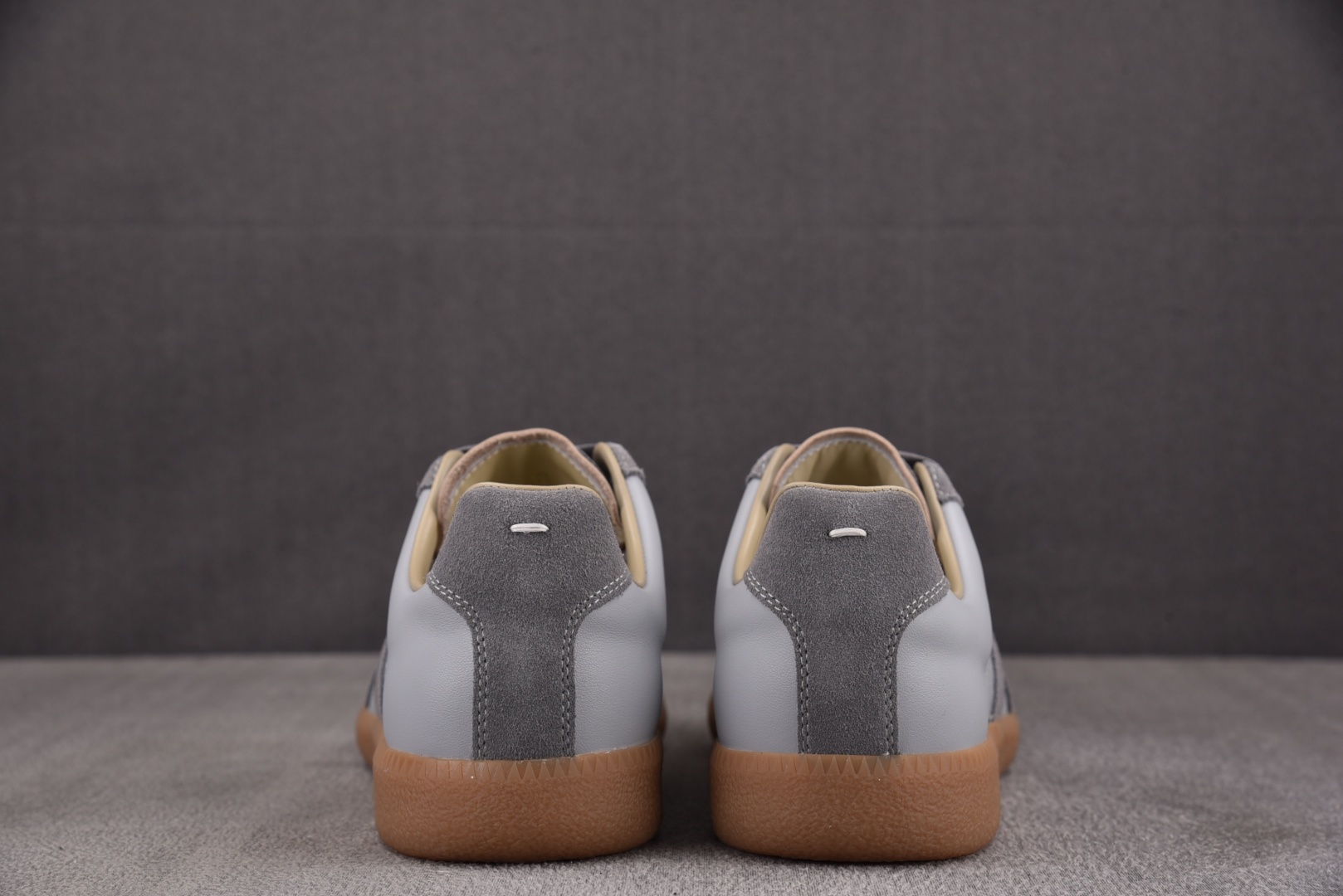 马吉拉 尺码:35-45纯原出品-Maison Margiela 梅森·马吉拉德训鞋 浅灰 YZ022尺
