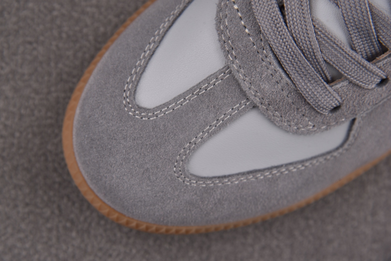 马吉拉 尺码:35-45纯原出品-Maison Margiela 梅森·马吉拉德训鞋 浅灰 YZ022尺