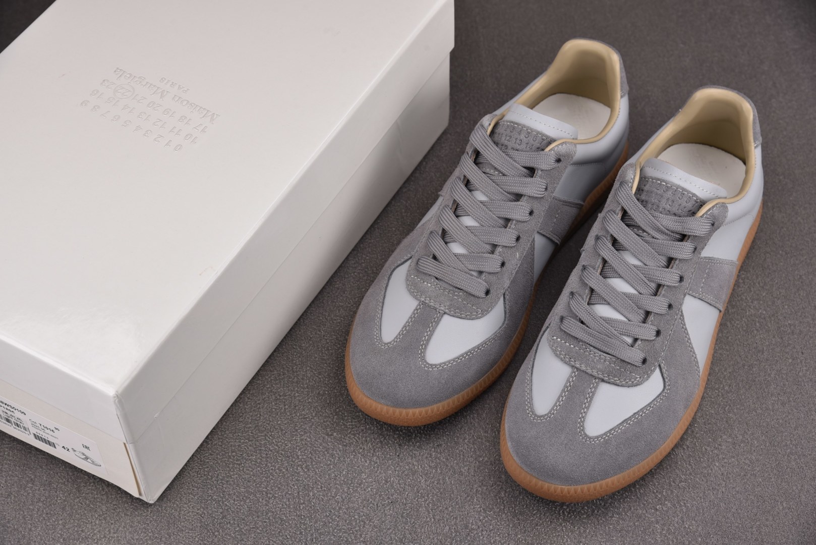 马吉拉 尺码:35-45纯原出品-Maison Margiela 梅森·马吉拉德训鞋 浅灰 YZ022尺