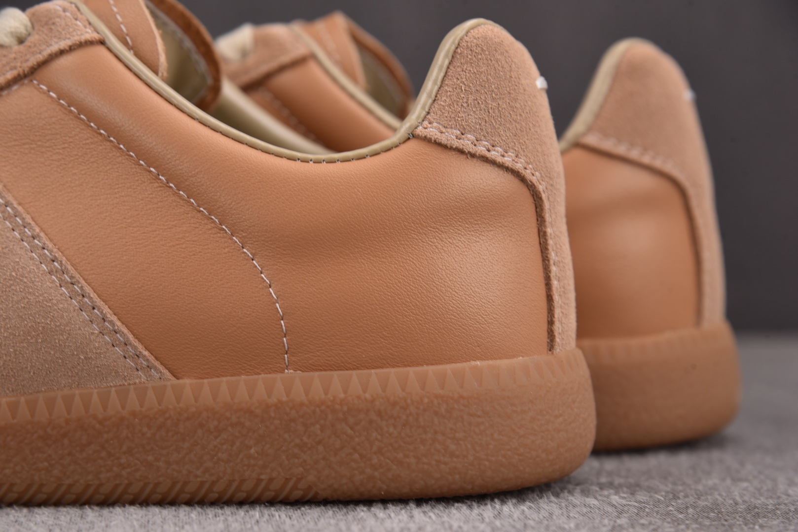 马吉拉 尺码:35-45纯原出品-Maison Margiela 梅森·马吉拉德训鞋 沙色 YZ022尺