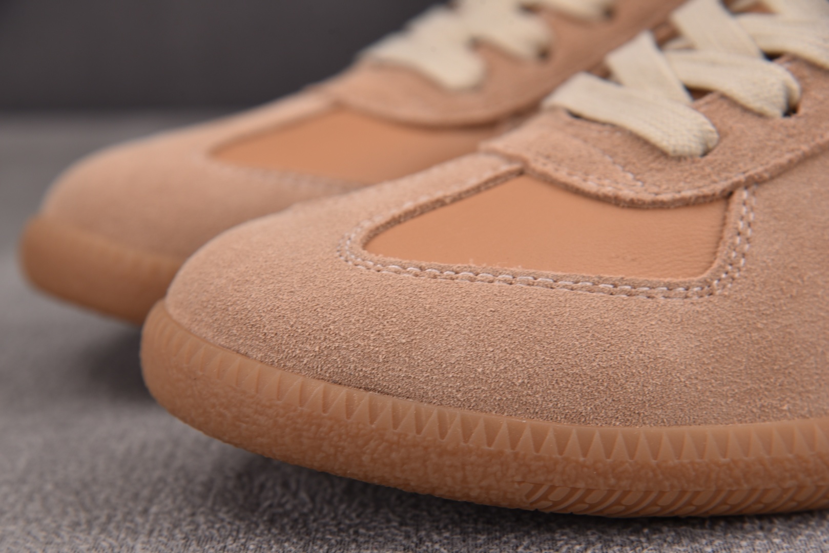 马吉拉 尺码:35-45纯原出品-Maison Margiela 梅森·马吉拉德训鞋 沙色 YZ022尺