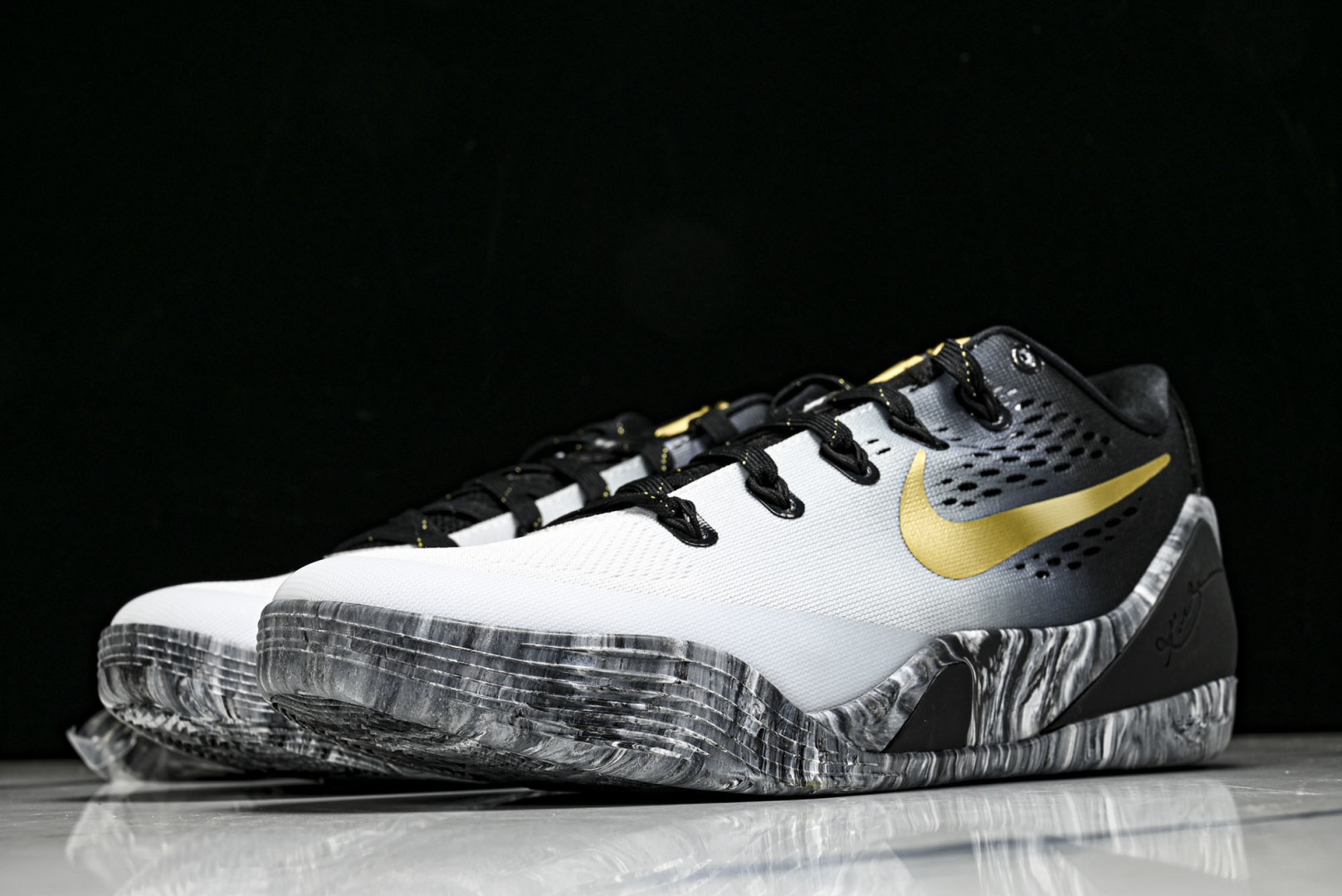 科比9 尺码:40-48.5纯原出品-Kobe 9 EM Low Protro Mambacita 黑白