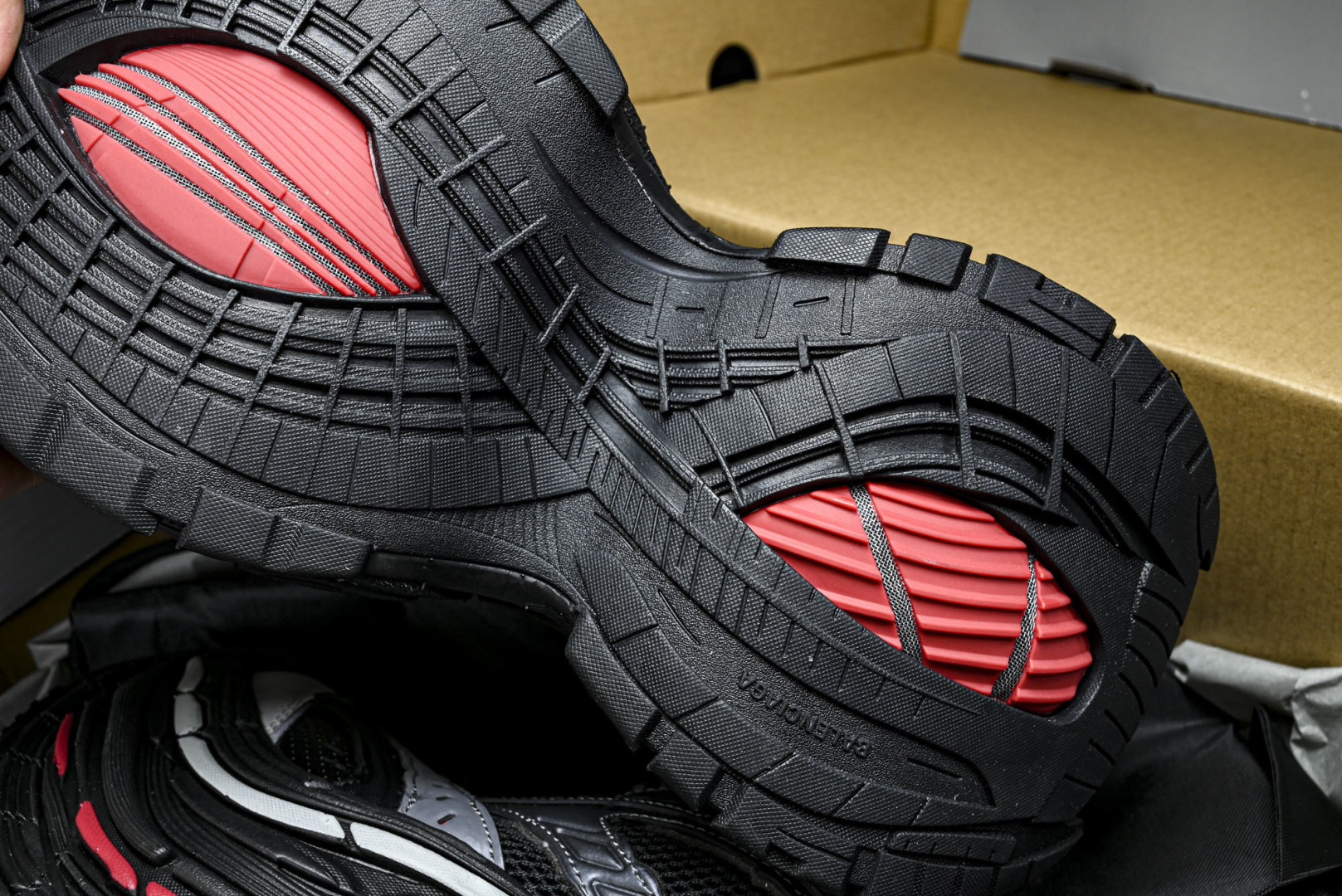 巴黎 尺码:35-46纯原出品-Balenciaga Track Sneaker 巴黎世家十二代 户外概