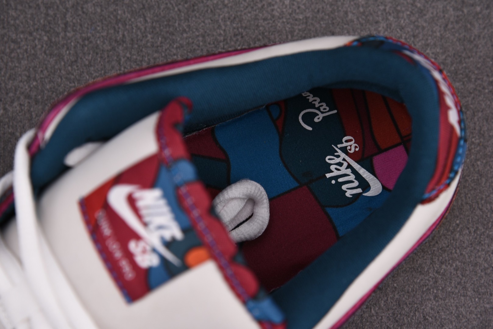 特价清 Parra x Nike SB Dunk Low 联 白蓝红卡通涂鸦 DH7695-600