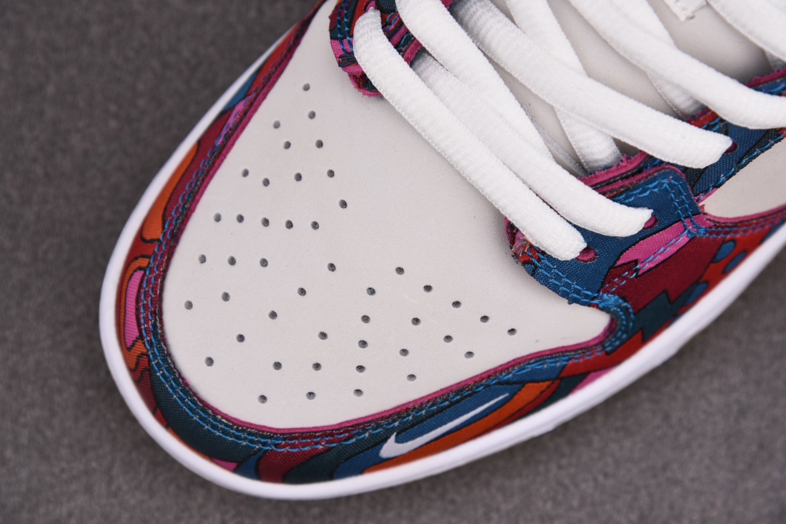 特价清 Parra x Nike SB Dunk Low 联 白蓝红卡通涂鸦 DH7695-600