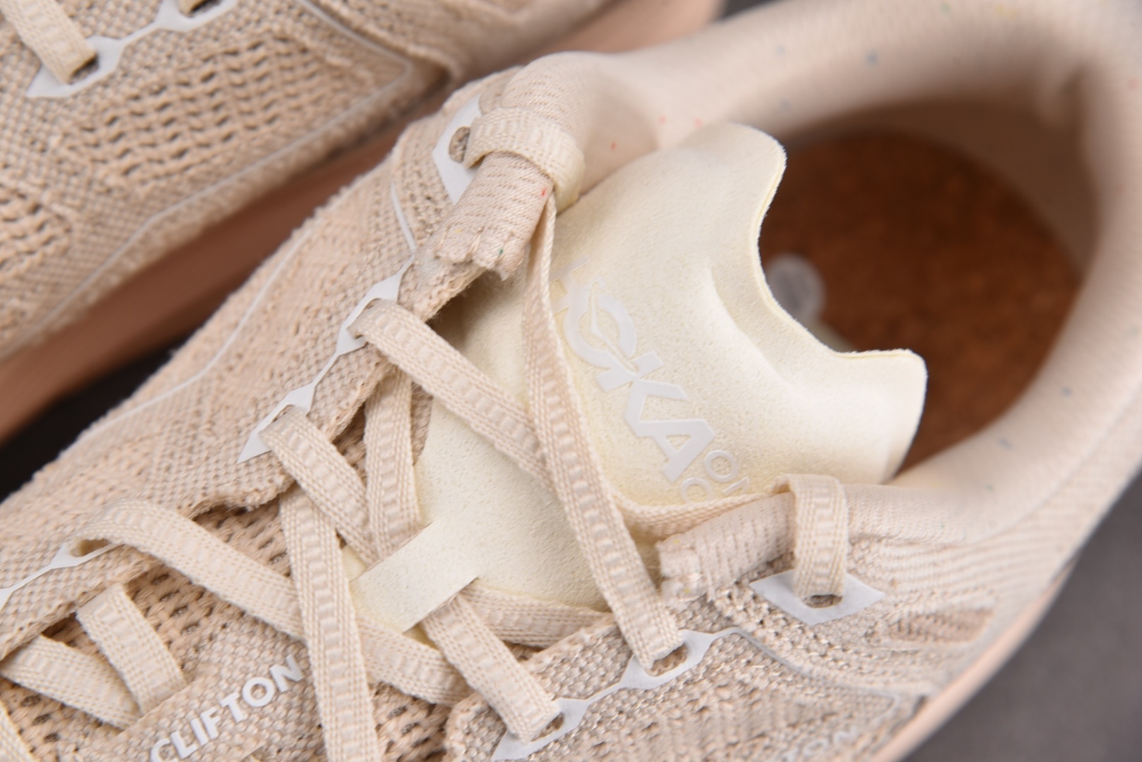 Hoka 尺码:36-45纯原版出品-HOKA Clifton One9 BP Alabaster 米色