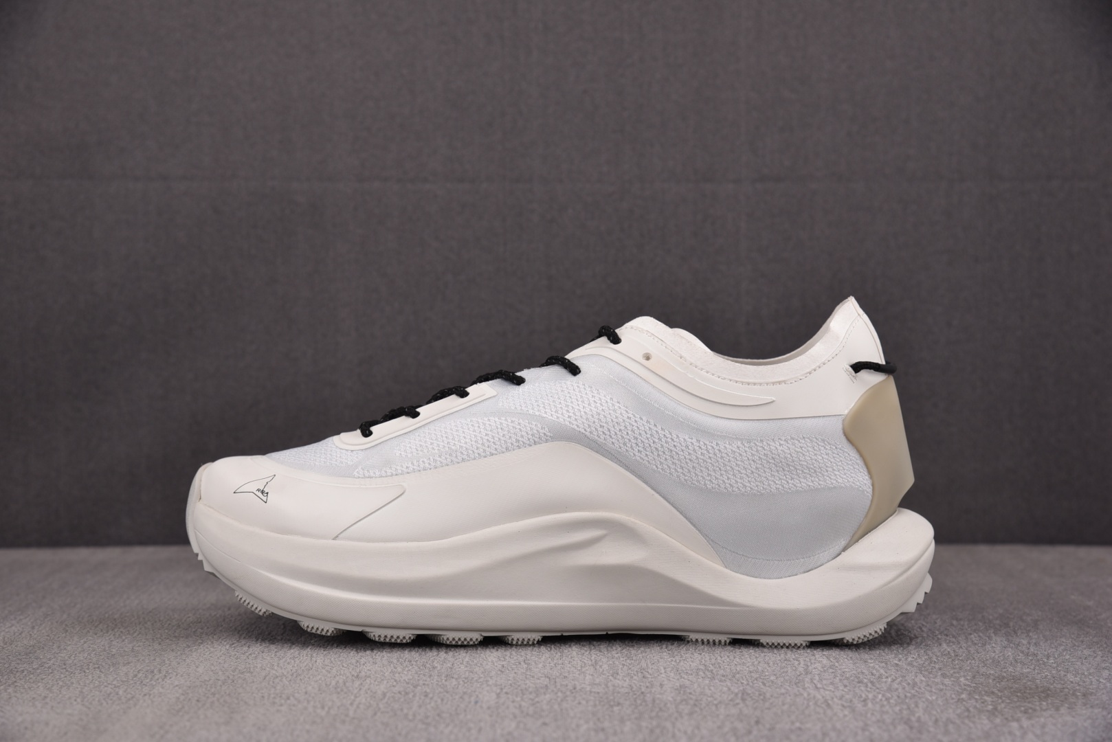 Roa 户外登山鞋 尺码:39-45纯原-Roa Hiking户外登山鞋 白色 黑棕 YZ010尺码39