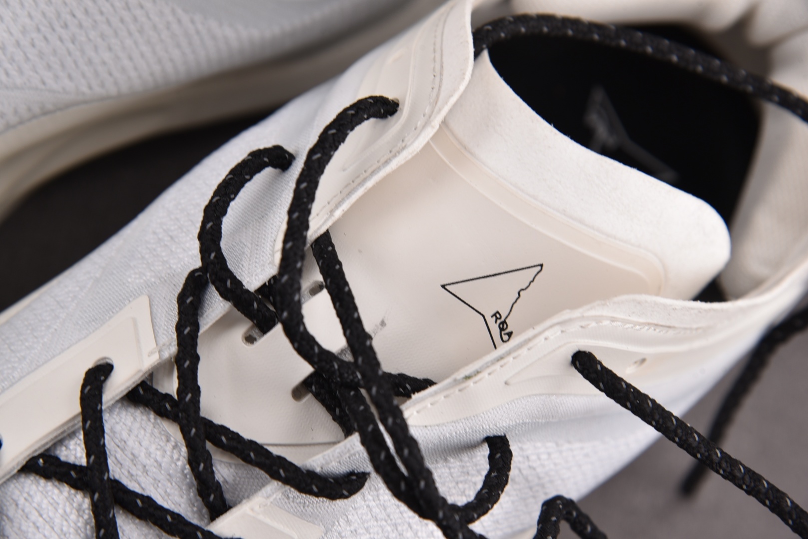 Roa 户外登山鞋 尺码:39-45纯原-Roa Hiking户外登山鞋 白色 黑棕 YZ010尺码39