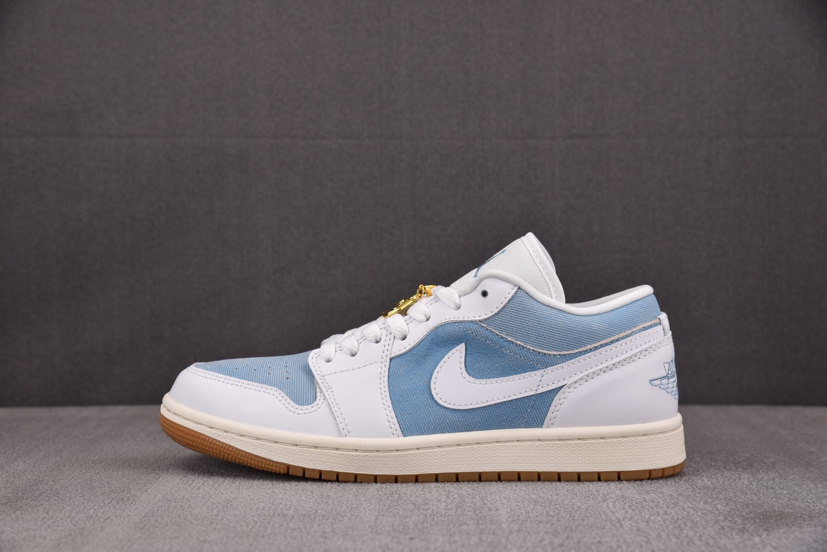 AJ low低帮 尺码:40-46纯原版出品-WMNS Air Jordan 1 Low SE Deni