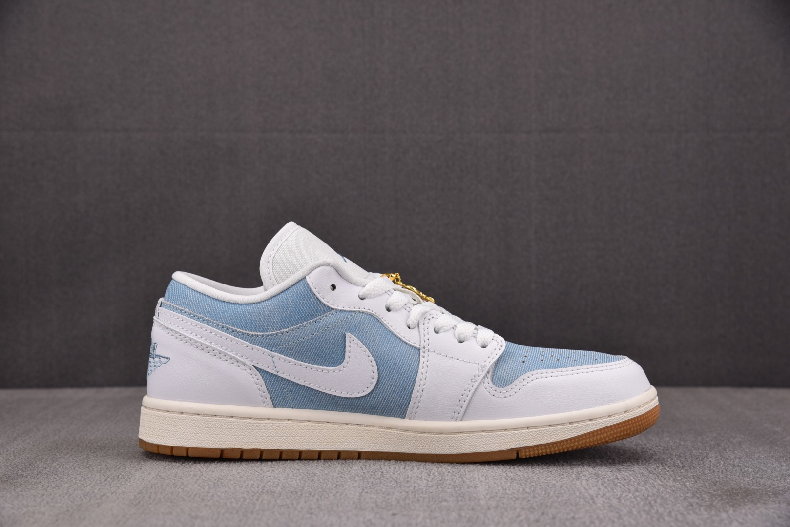 AJ low低帮 尺码:40-46纯原版出品-WMNS Air Jordan 1 Low SE Deni